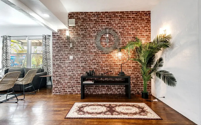 2 Bedroom/2 Bathroom Townhouse with Hottub