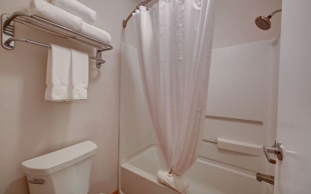 The Green Room Hotel