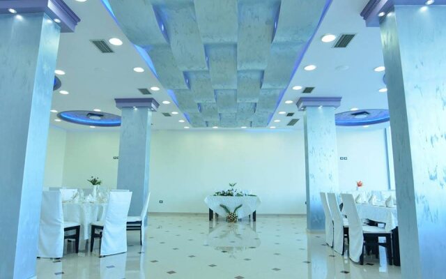Hotel Holiday Velipoje