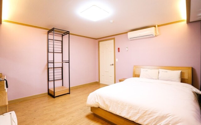 Hongcheon Garisan Deuo Motel