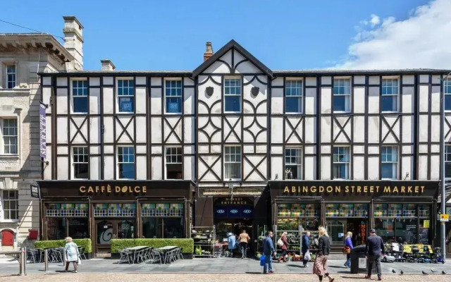 The Royal Alexandra Hotel by Compass Hospitality