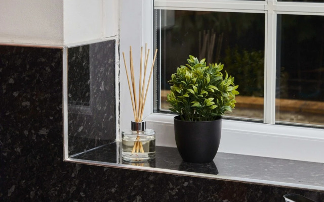Homebird Property - Carter Knowle House