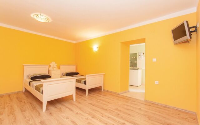 Awesome Apartment in Omisalj With
