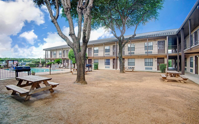 Baymont by Wyndham San Antonio Near Lackland AFB