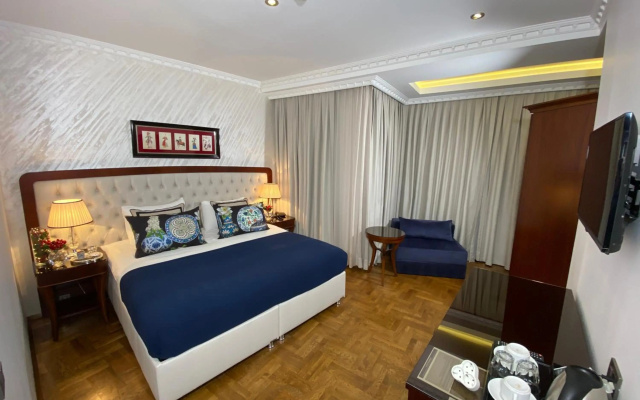 Four Doors Hotel - Image 3