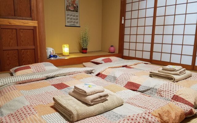 ALL FRIENDS - Hostel