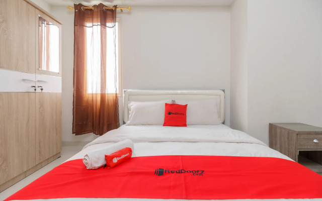 RedDoorz Apartment Syariah @ Green Lake View Cimanggis