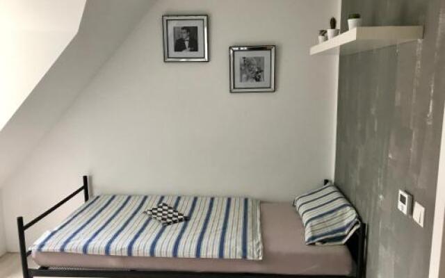 B-Hostel