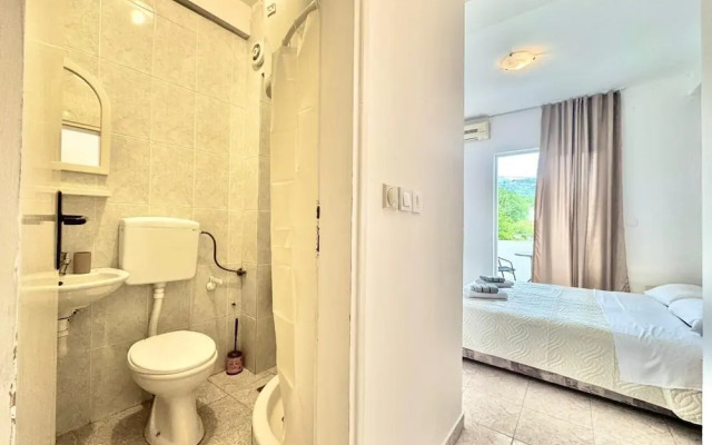 B&M Holiday Rooms