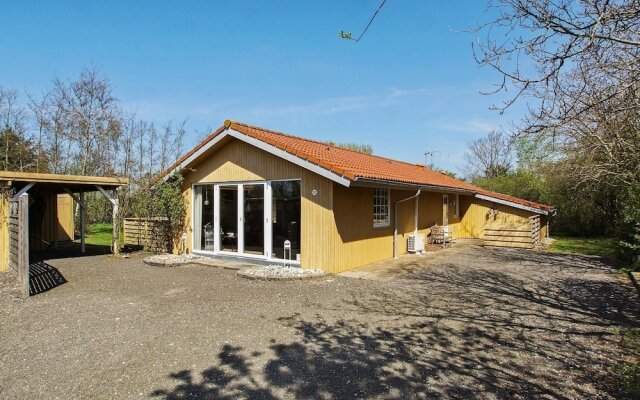 6 Person Holiday Home in Hemmet
