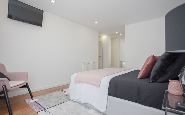 Liiiving- Luxury River View Apartment II