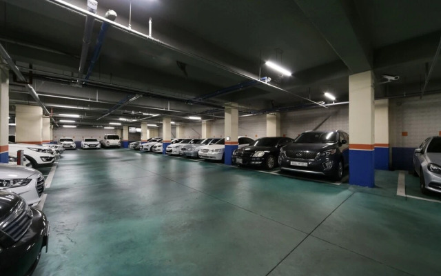 Changwon Bonggok-Dong Hotel Daon