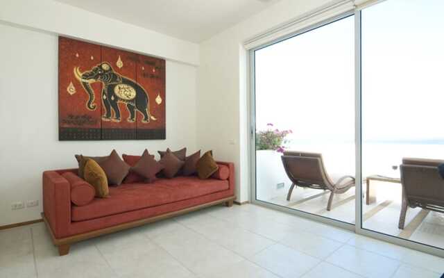 The Plantation B7 APT by PIPS