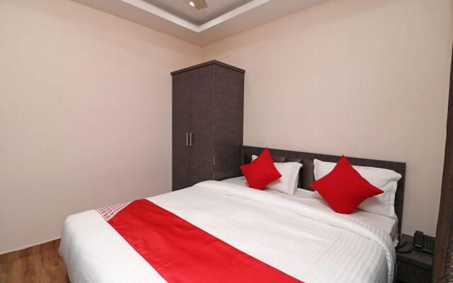 OYO 11723 Hotel Barney Grand