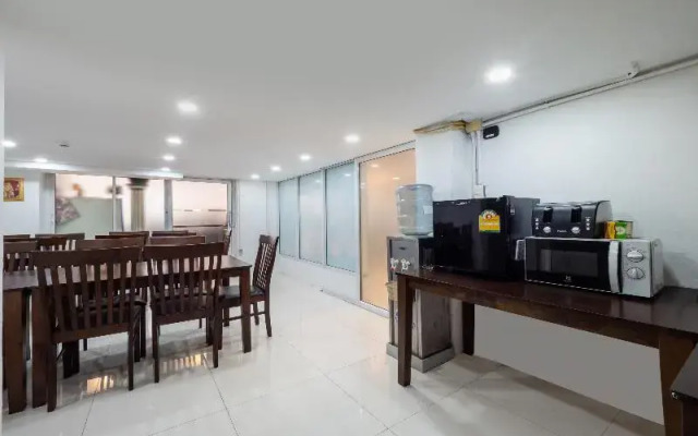 Cozy Rooms@ Pattaya Addicts by OYO Rooms