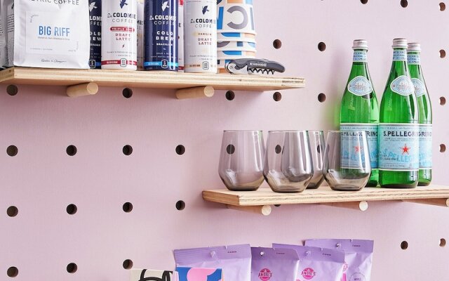 The Neighborhood Hotel - Lincoln Park