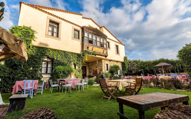 Sardunaki Konak Hotel