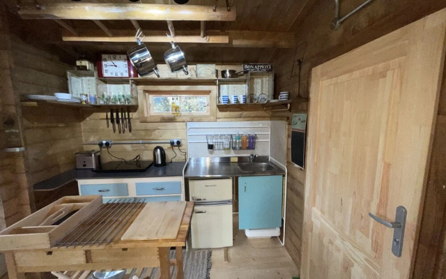 Retro Lodge nr Dartoor With hot tub & opt Sauna