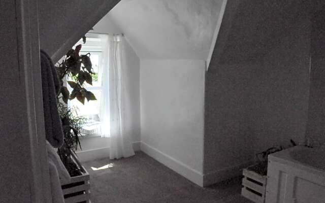 Gordon House B & B