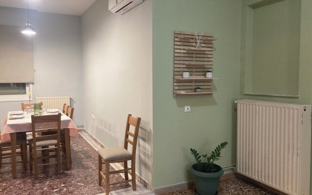 Yanni's Urban Residence