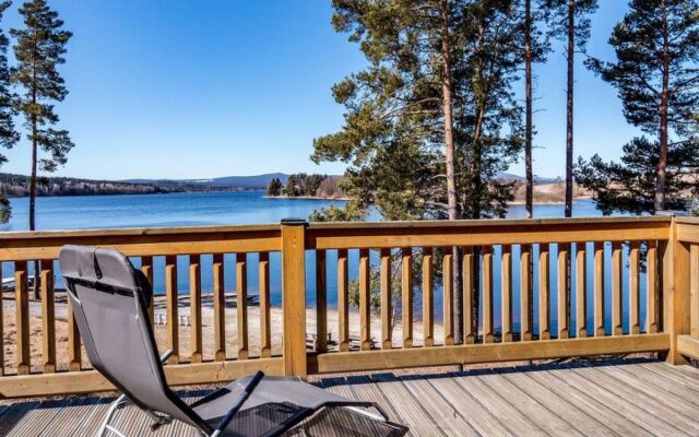 Lakeside Village 37873