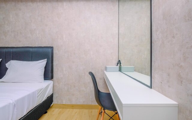 Nice And Strategic Studio At Bassura City Apartment