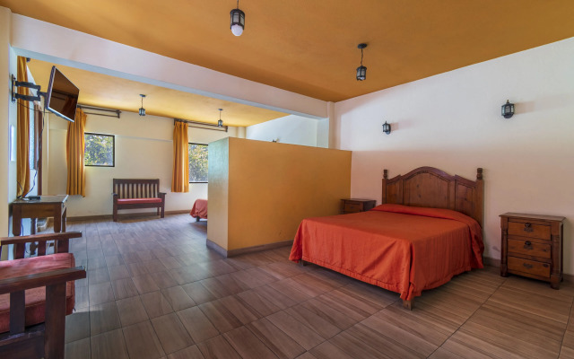 Meson Real Hotel & Suites