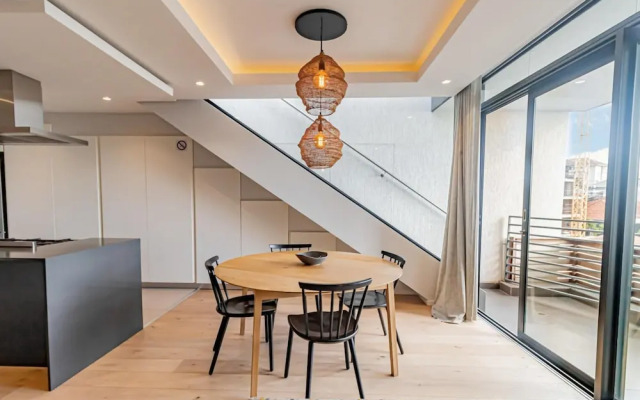 Modern Apartment w Rooftop Deck Scholtz Penthouse