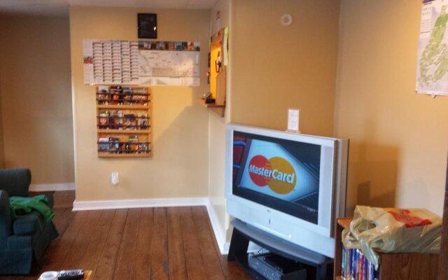 HI-Cabot Trail Hostel