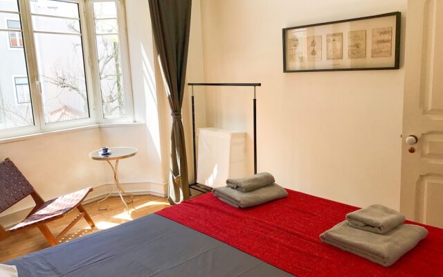 Avenidas Novas by Homing