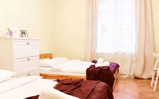 Kings City - Zyblikiewicza Apartment