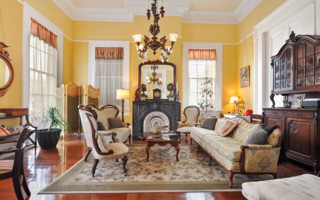 Ashton's Bed and Breakfast