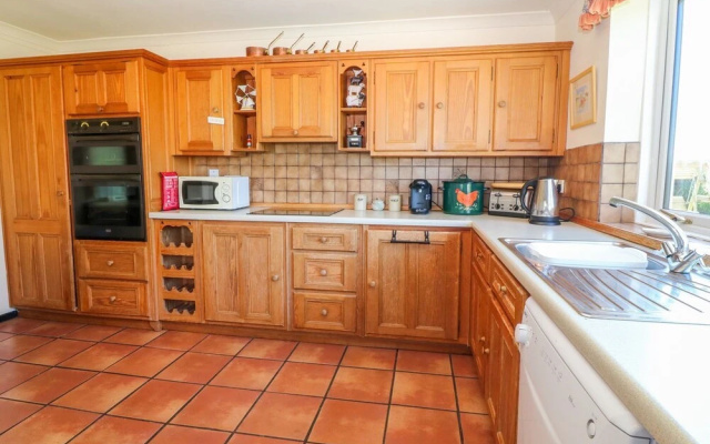 Charming 2 Bed House Near Rhoscolyn,discounts FOR