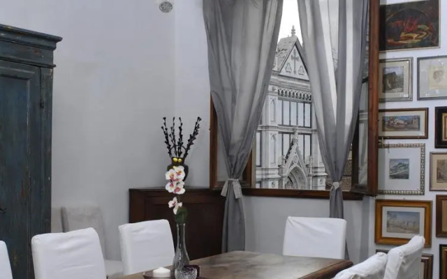 Maison in Piazza S. Croce