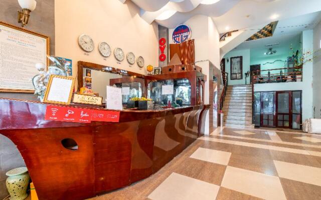 Super Oyo 266 Golden Gate