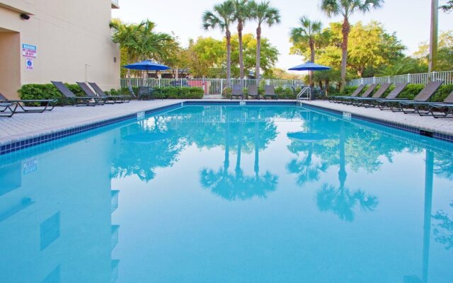 Holiday Inn Express Hotel & Suites Ft. Lauderdale-Plantation, an IHG Hotel