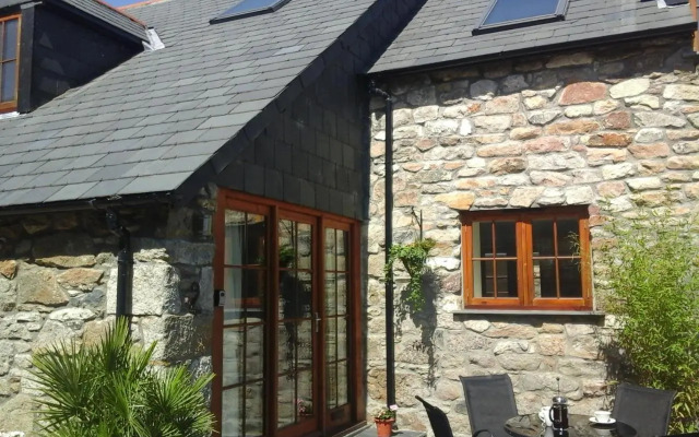 Tremodrett House Barn