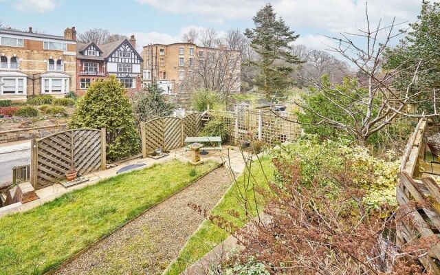 Host Stay The Garden Flat