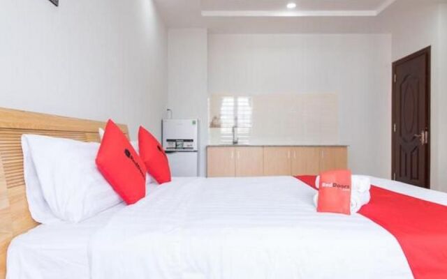 RedDoorz Premium near E-Town