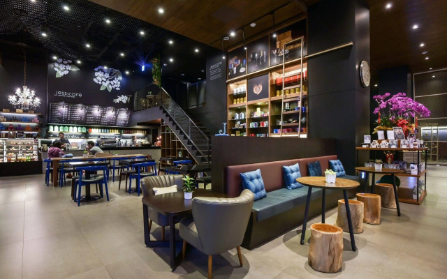 Just Sleep Kaohsiung Station