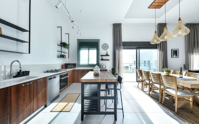 High Class 6BR Achziv apartment