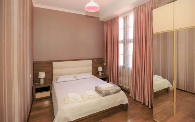 Apartment near Art Cafe Home