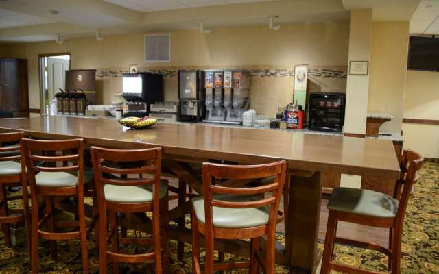 Country Inn & Suites by Radisson, Dundee, MI