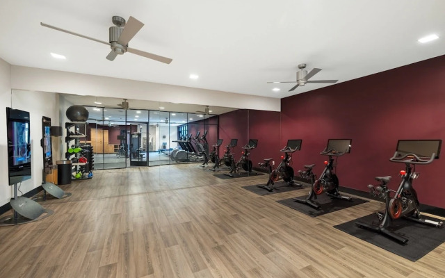 Luxury Apartments by Hyatus Center City