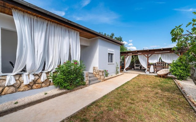 Awesome Home in Seline With Wifi and 3 Bedrooms
