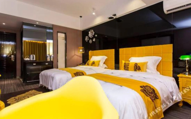 5.0 Joseph Hotel (Taizhou Luqiao Wuyue Plaza Branch)