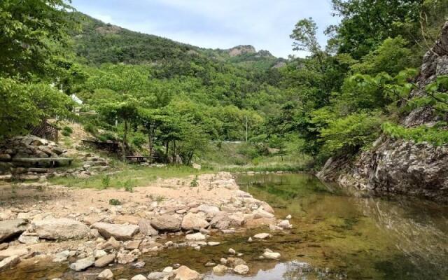 Sangjoo munjangdae healing house