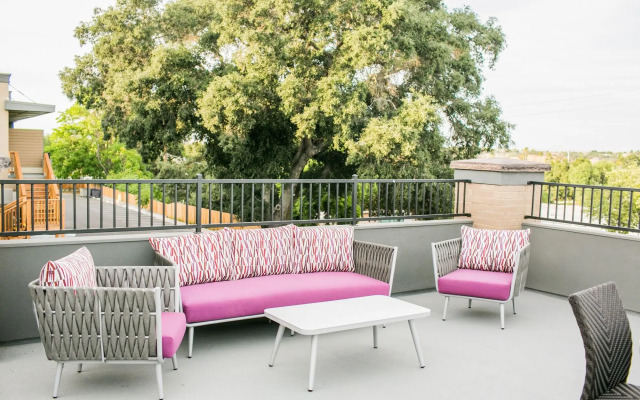 Hotel Siri Downtown - Paso Robles