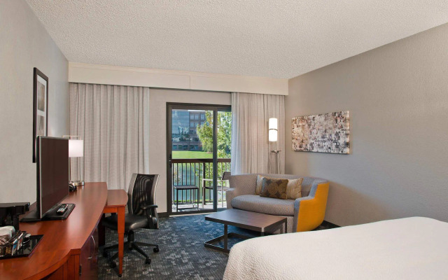 Courtyard Charlotte Ballantyne