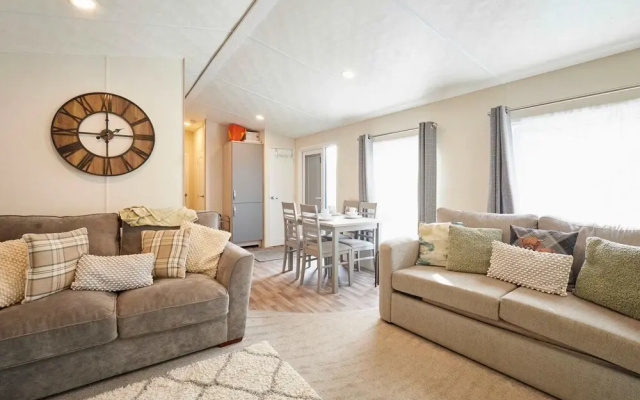 Host Stay Pine Lodge
